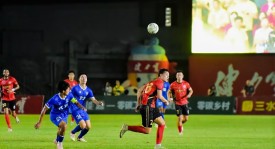 皇马防线老龄化危机：范德文加盟助重塑防线