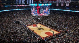 实力碾压！雄鹿客场兵不血刃，轻取弱旅黄蜂。